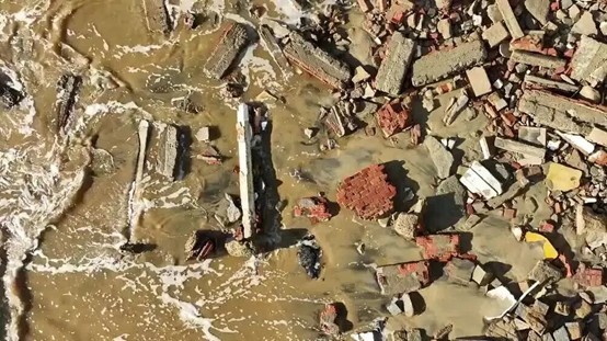 A Brazilian town gradually being engulfed by the sea